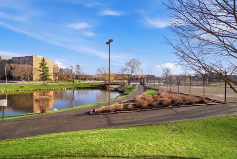 Tiny photo for 1103 S Hunt Club Drive #129, Mount Prospect, IL 60056 (MLS # 12594984)