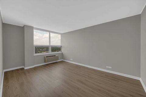 Tiny photo for 5733 N Sheridan Road #27C, Chicago, IL 60660 (MLS # 12456789)