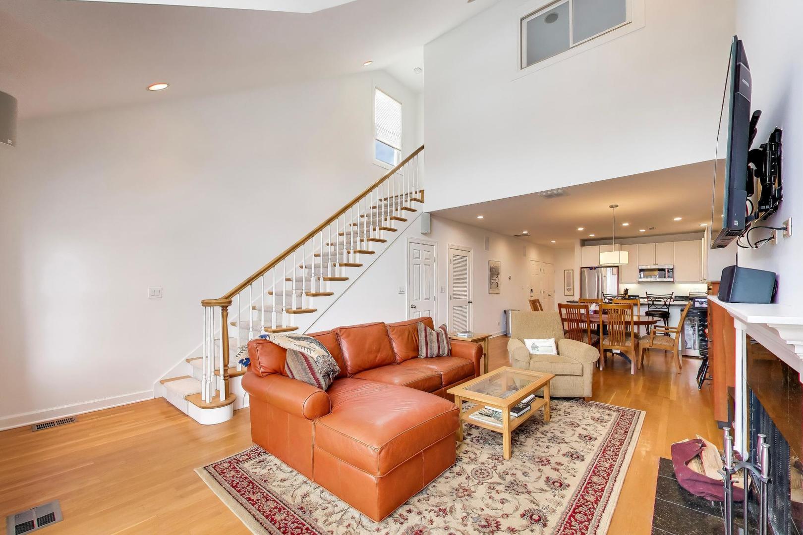 1161 W EDDY Street 3