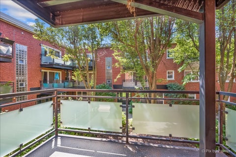 Tiny photo for 6421 N Damen Avenue #2W, Chicago, IL 60645 (MLS # 12717370)
