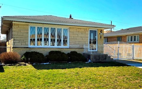 Photo of 8517 W CARMEN Avenue, Chicago, IL 60656 (MLS # 12597731)