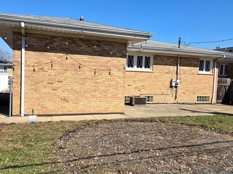 Tiny photo for 8517 W CARMEN Avenue, Chicago, IL 60656 (MLS # 12597731)