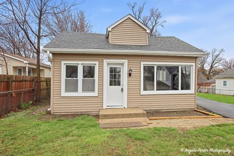 Photo of 320 E WASHINGTON Street, Round Lake Park, IL 60073 (MLS # 12613915)