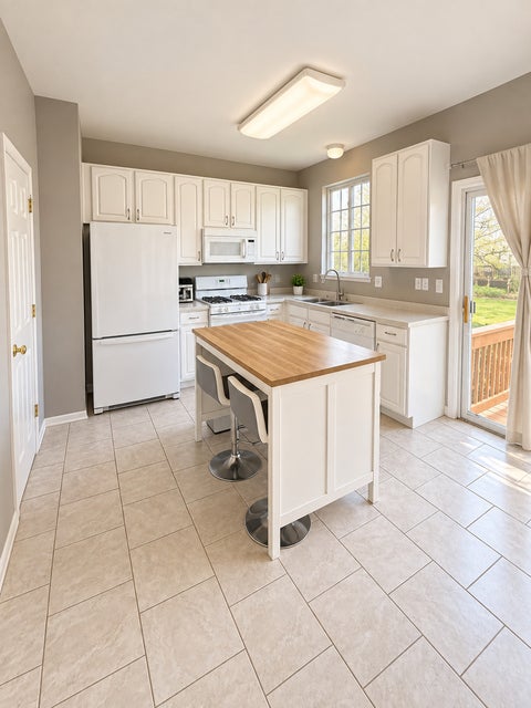 Tiny photo for 1907 Indian Hill Lane, Aurora, IL 60503 (MLS # 12766305)