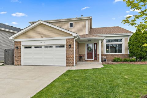 Photo of 1041 N Cardinal Drive, Palatine, IL 60074 (MLS # 12639649)