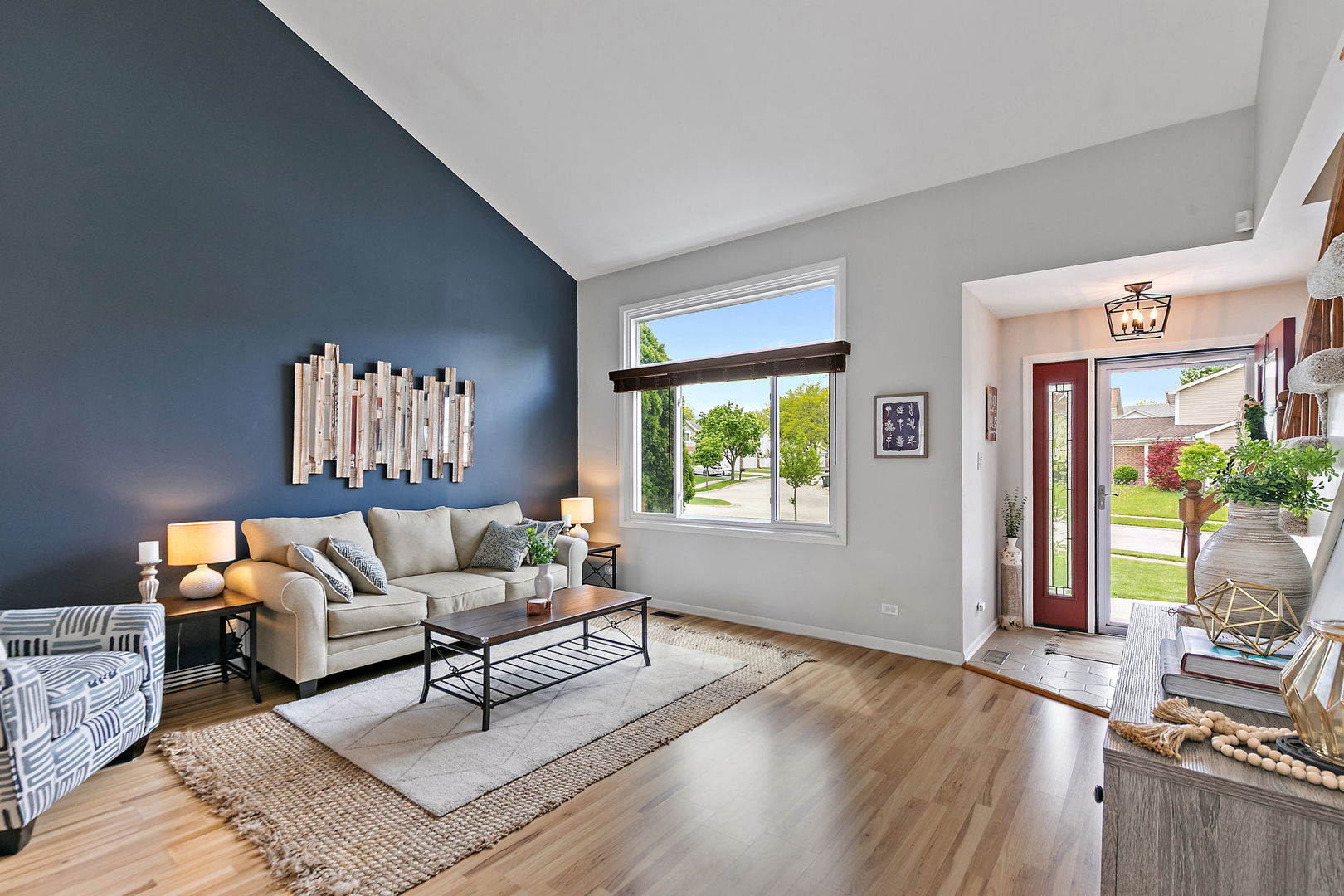 1041 N Cardinal Drive