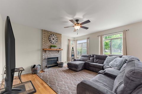 Tiny photo for 5370 Chancery Way, Lake In The Hills, IL 60156 (MLS # 12633620)