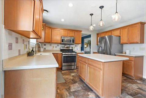 Tiny photo for 3402 Crossgate Drive, Bloomington, IL 61704 (MLS # 12693847)
