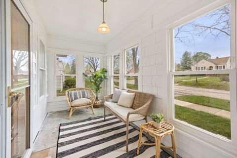 Tiny photo for 125 S Adams Street, Westmont, IL 60559 (MLS # 12621106)