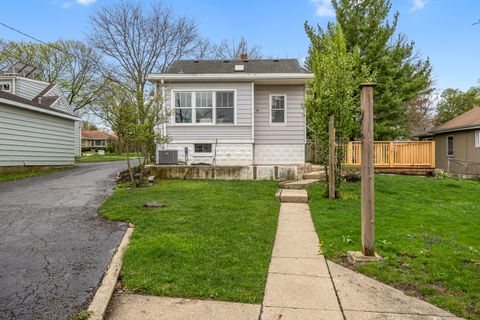 Tiny photo for 125 S Adams Street, Westmont, IL 60559 (MLS # 12621106)