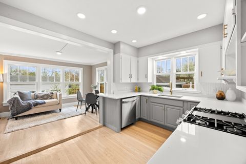 Tiny photo for 125 S Adams Street, Westmont, IL 60559 (MLS # 12621106)