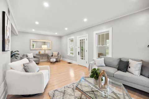 Tiny photo for 125 S Adams Street, Westmont, IL 60559 (MLS # 12621106)