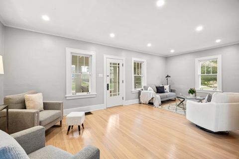 Tiny photo for 125 S Adams Street, Westmont, IL 60559 (MLS # 12621106)