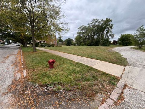 9738 S Drexel Avenue Chicago IL 60628