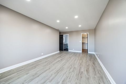 Tiny photo for 7730 Dempster Street #406, Morton Grove, IL 60053 (MLS # 12545299)