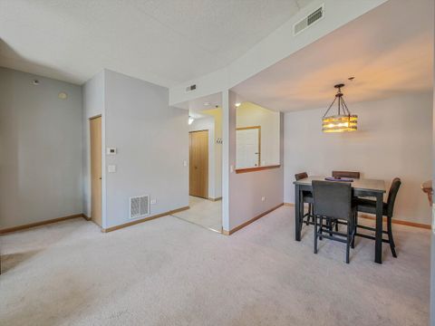 Tiny photo for 3135 Town Square Drive #104, Rolling Meadows, IL 60008 (MLS # 12604629)