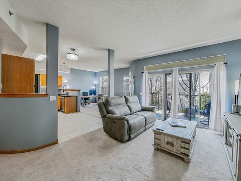 Tiny photo for 3135 Town Square Drive #104, Rolling Meadows, IL 60008 (MLS # 12604629)