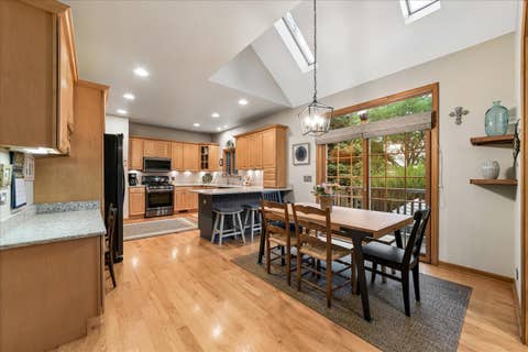Tiny photo for 2S590 Seraph Holmes Court, Warrenville, IL 60555 (MLS # 12716318)