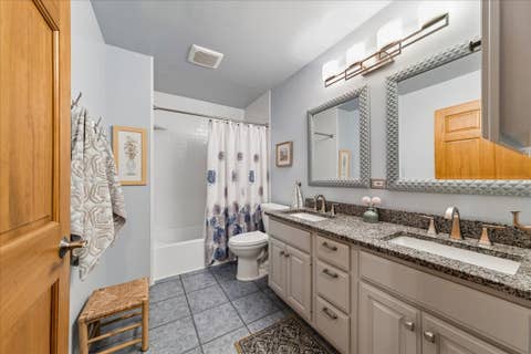 Tiny photo for 2S590 Seraph Holmes Court, Warrenville, IL 60555 (MLS # 12716318)