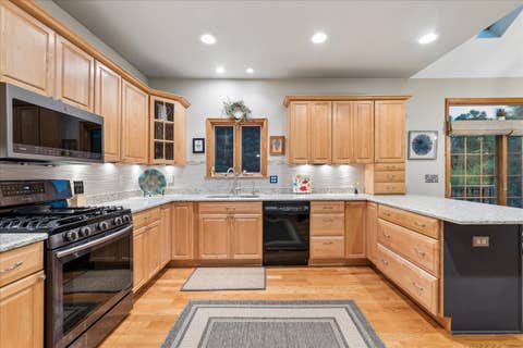Tiny photo for 2S590 Seraph Holmes Court, Warrenville, IL 60555 (MLS # 12716318)