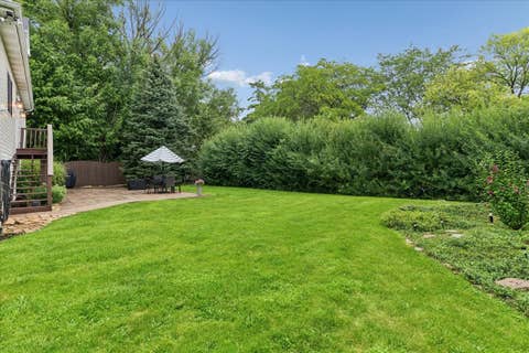Tiny photo for 2S590 Seraph Holmes Court, Warrenville, IL 60555 (MLS # 12716318)