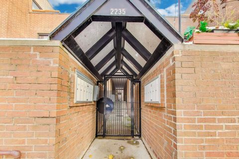 Tiny photo for 2235 N Lakewood Avenue #FN, Chicago, IL 60614 (MLS # 12515276)