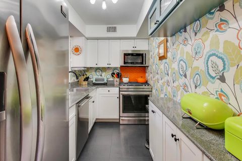 Tiny photo for 2235 N Lakewood Avenue #FN, Chicago, IL 60614 (MLS # 12515276)