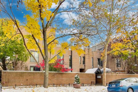 Tiny photo for 2235 N Lakewood Avenue #FN, Chicago, IL 60614 (MLS # 12515276)