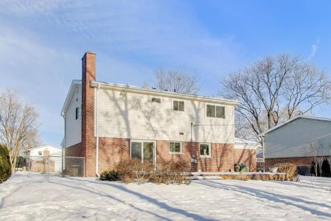 Tiny photo for 436 N Stark Drive, Palatine, IL 60074 (MLS # 12556296)