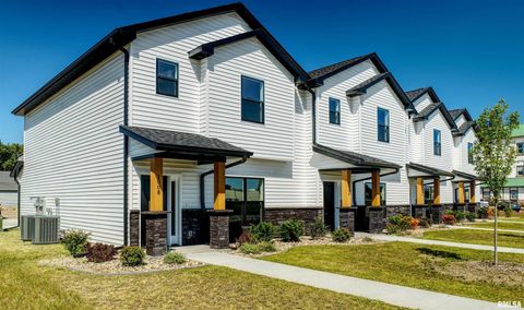 Tiny photo for 1006 S 4TH Street, Clinton, IA 52732 (MLS # QC4266886)