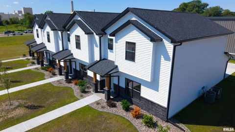 Tiny photo for 1006 S 4TH Street, Clinton, IA 52732 (MLS # QC4266886)