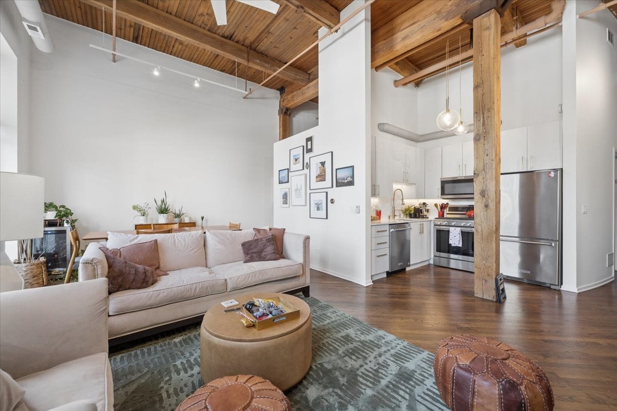 616 W Fulton Street 608