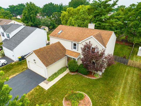 Photo of 1324 Nantucket Court, Carol Stream, IL 60188 (MLS # 12706425)