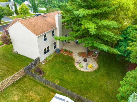 Tiny photo for 1324 Nantucket Court, Carol Stream, IL 60188 (MLS # 12706425)