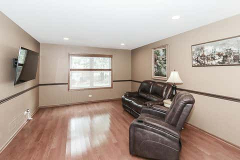 Tiny photo for 1324 Nantucket Court, Carol Stream, IL 60188 (MLS # 12706425)