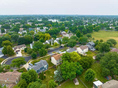 Tiny photo for 1324 Nantucket Court, Carol Stream, IL 60188 (MLS # 12706425)