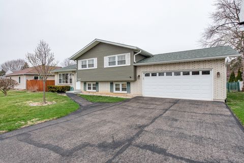 Tiny photo for 547 Phillips Circle, Antioch, IL 60002 (MLS # 12605277)