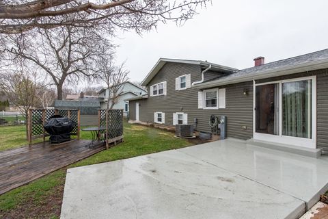 Tiny photo for 547 Phillips Circle, Antioch, IL 60002 (MLS # 12605277)