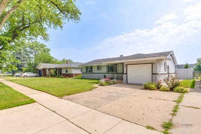 5 Wildwood Road Elk Grove Village IL 60007