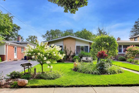 Tiny photo for 475 Burton Avenue, Highland Park, IL 60035 (MLS # 12766861)