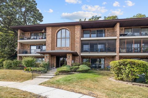 Photo of 9750 Ravinia Lane #303, Orland Park, IL 60462 (MLS # 12481855)