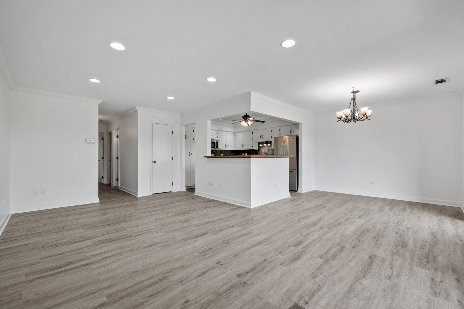 9750 Ravinia Lane 303