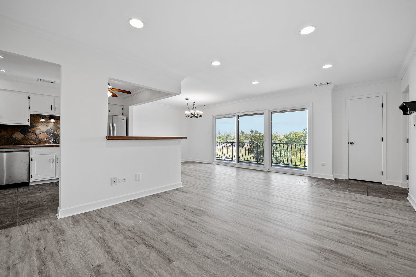 9750 Ravinia Lane 303