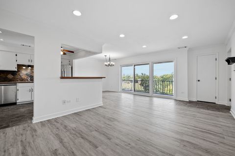 Tiny photo for 9750 Ravinia Lane #303, Orland Park, IL 60462 (MLS # 12481855)