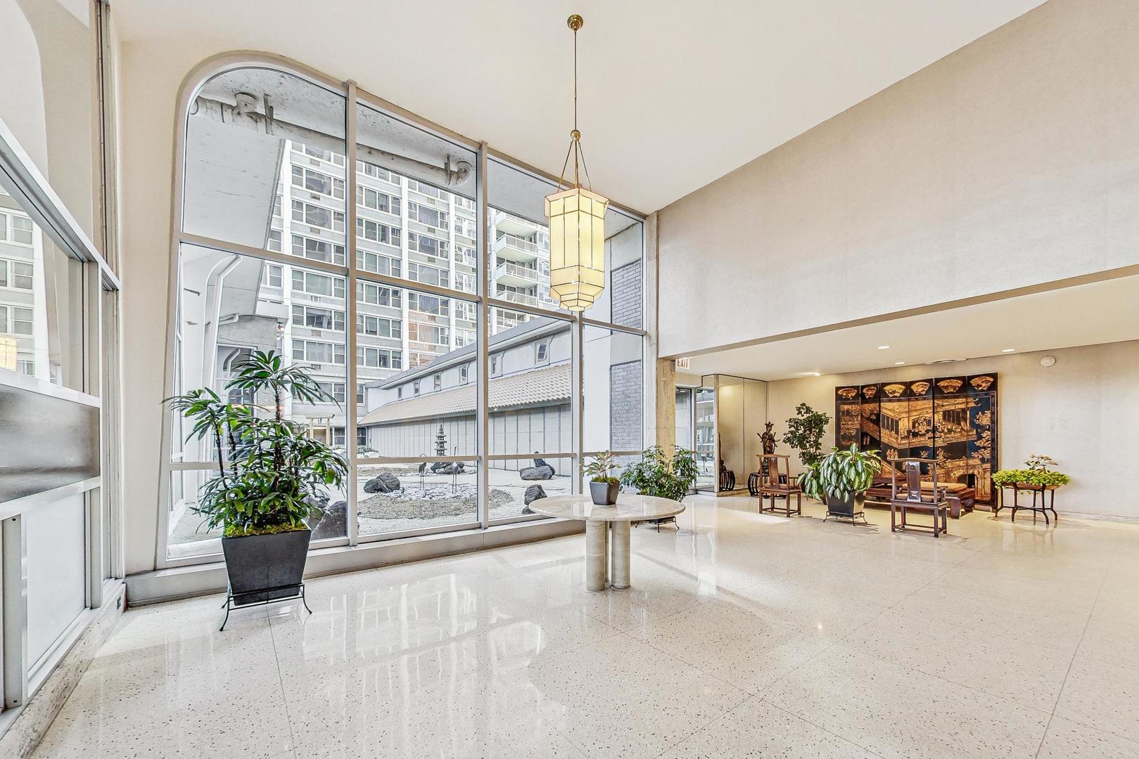 4250 N Marine Drive 1707