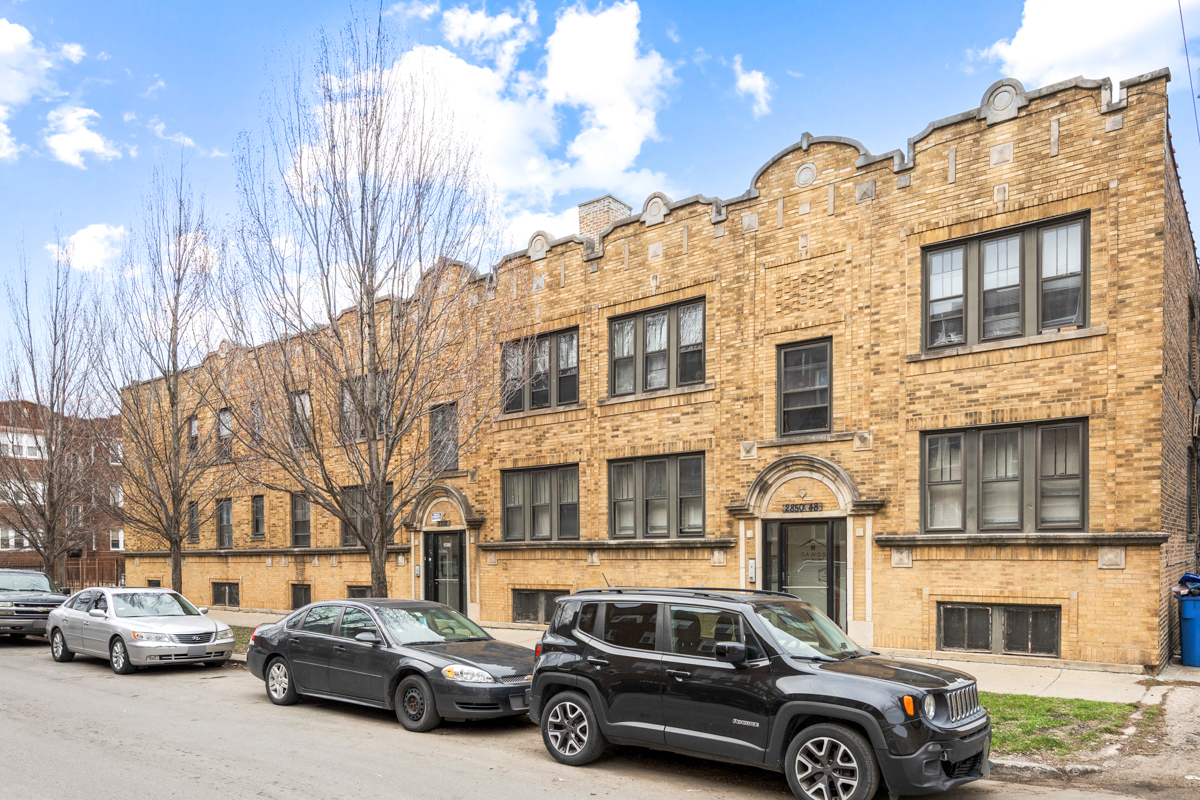 6355-57 S Francisco Avenue