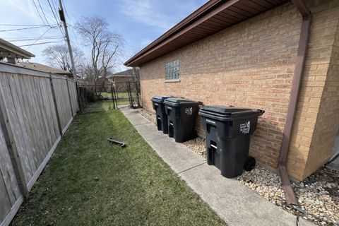 Tiny photo for 17044 Louis Avenue, South Holland, IL 60473 (MLS # 12609825)