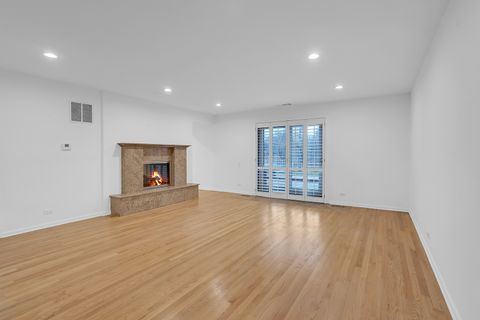 Tiny photo for 300 Boardwalk Place, Park Ridge, IL 60068 (MLS # 12598481)