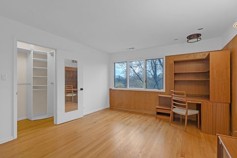 Tiny photo for 300 Boardwalk Place, Park Ridge, IL 60068 (MLS # 12598481)