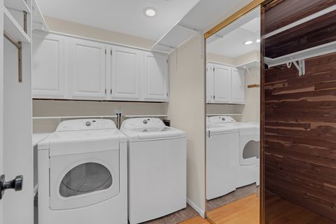 Tiny photo for 300 Boardwalk Place, Park Ridge, IL 60068 (MLS # 12598481)